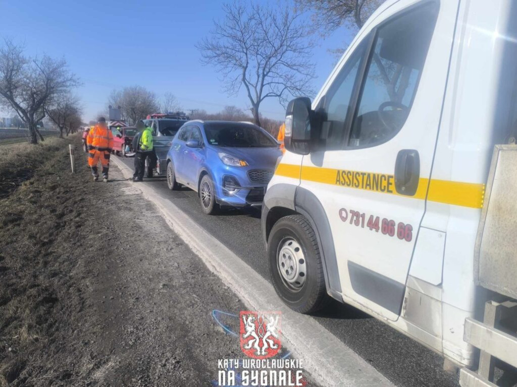 Wypadek w Kobierzycach. Zderzyły się 3 auta