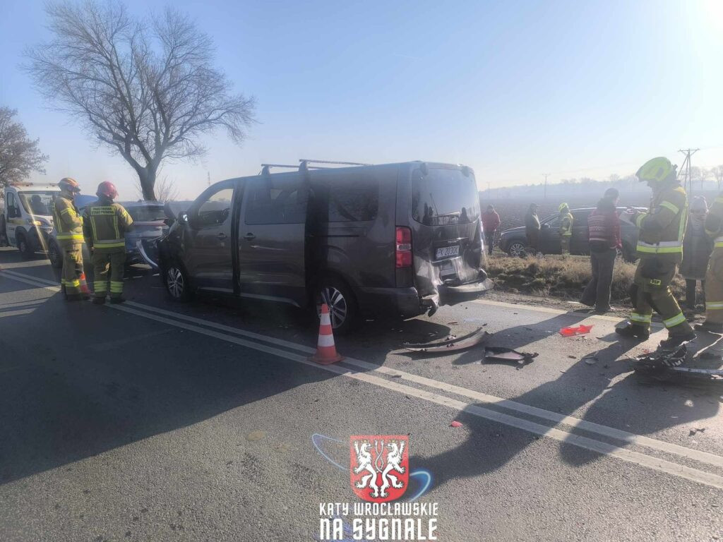 Wypadek w Kobierzycach. Zderzyły się 3 auta
