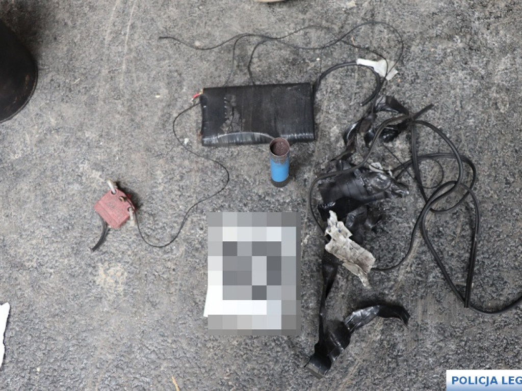 Bomberman w rękach policjantów
