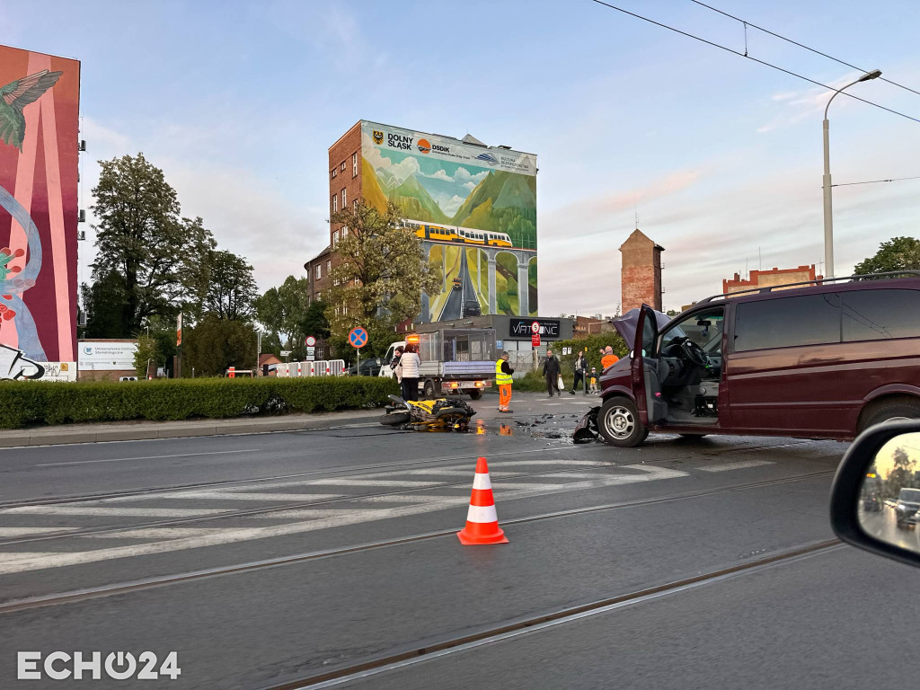 Groźny wypadek z udziałem motocyklistki