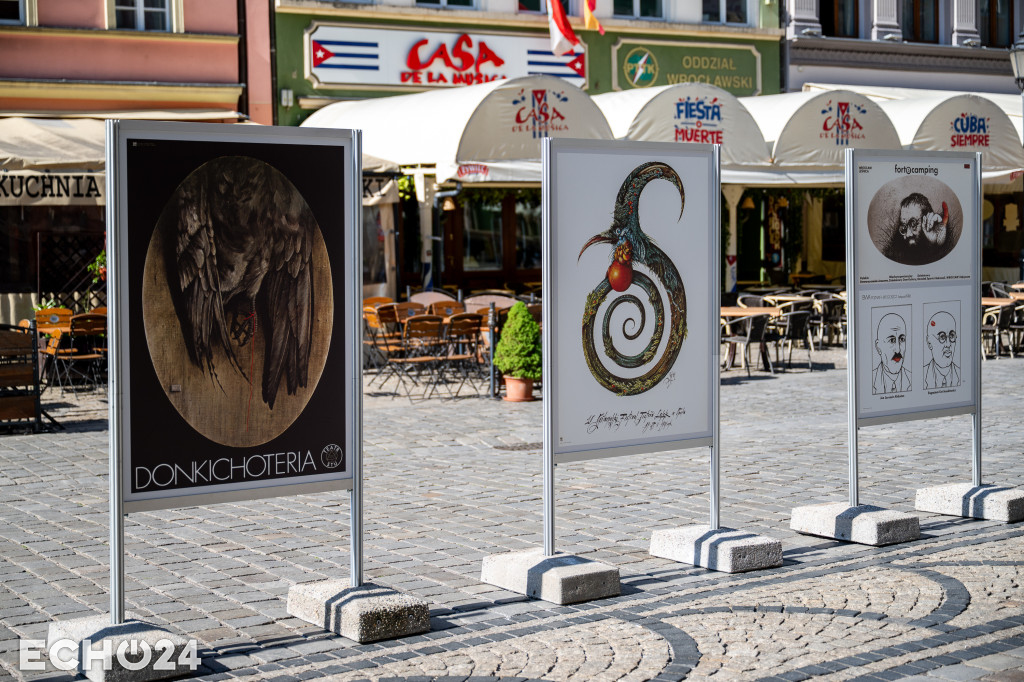 261 przypinek i 57 plakatów w centrum Wrocławia