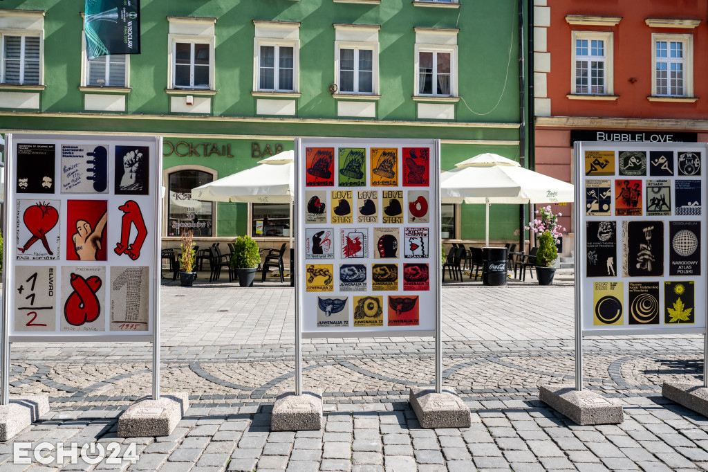 261 przypinek i 57 plakatów w centrum Wrocławia