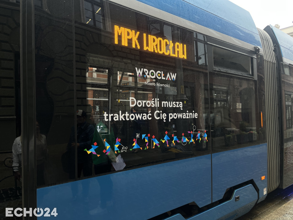 Ulica Wrocławia jeździ „Tramwaj Praw Dziecka”