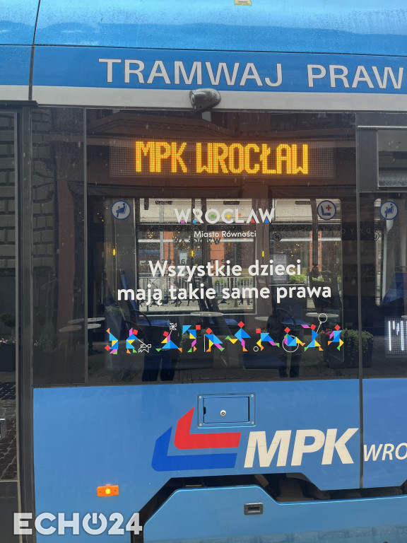 Ulica Wrocławia jeździ „Tramwaj Praw Dziecka”