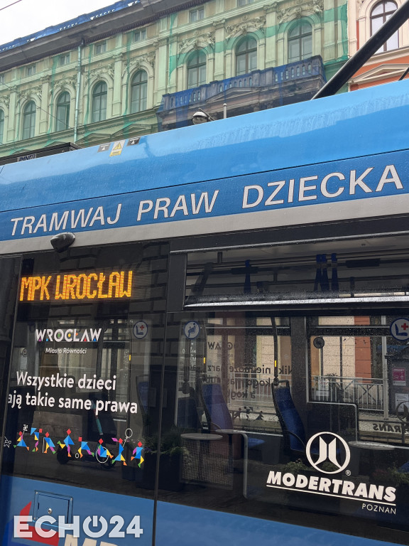 Ulica Wrocławia jeździ „Tramwaj Praw Dziecka”