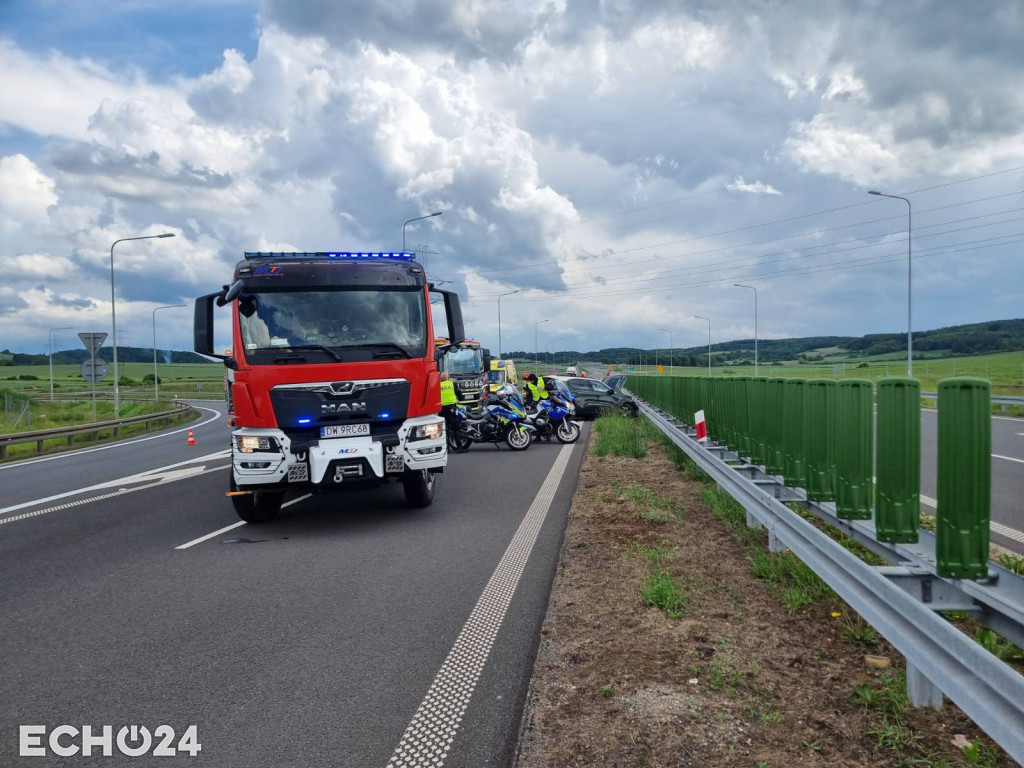 Czołowe zderzenie na S3. Kierowca wjechał pod prąd