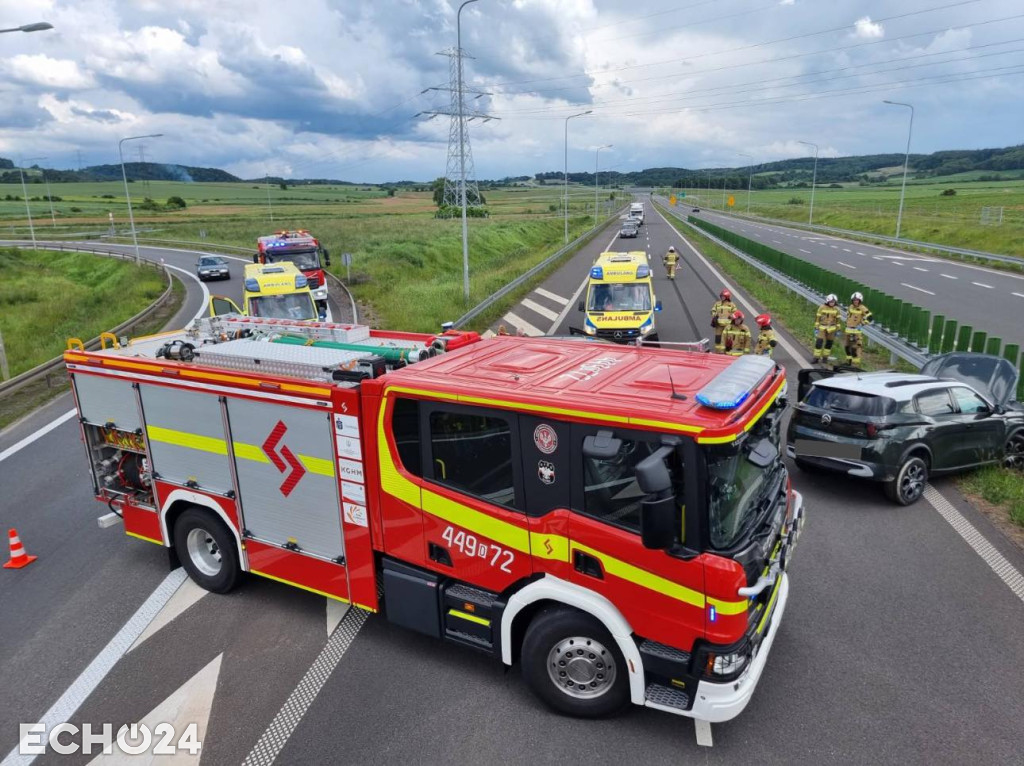 Czołowe zderzenie na S3. Kierowca wjechał pod prąd