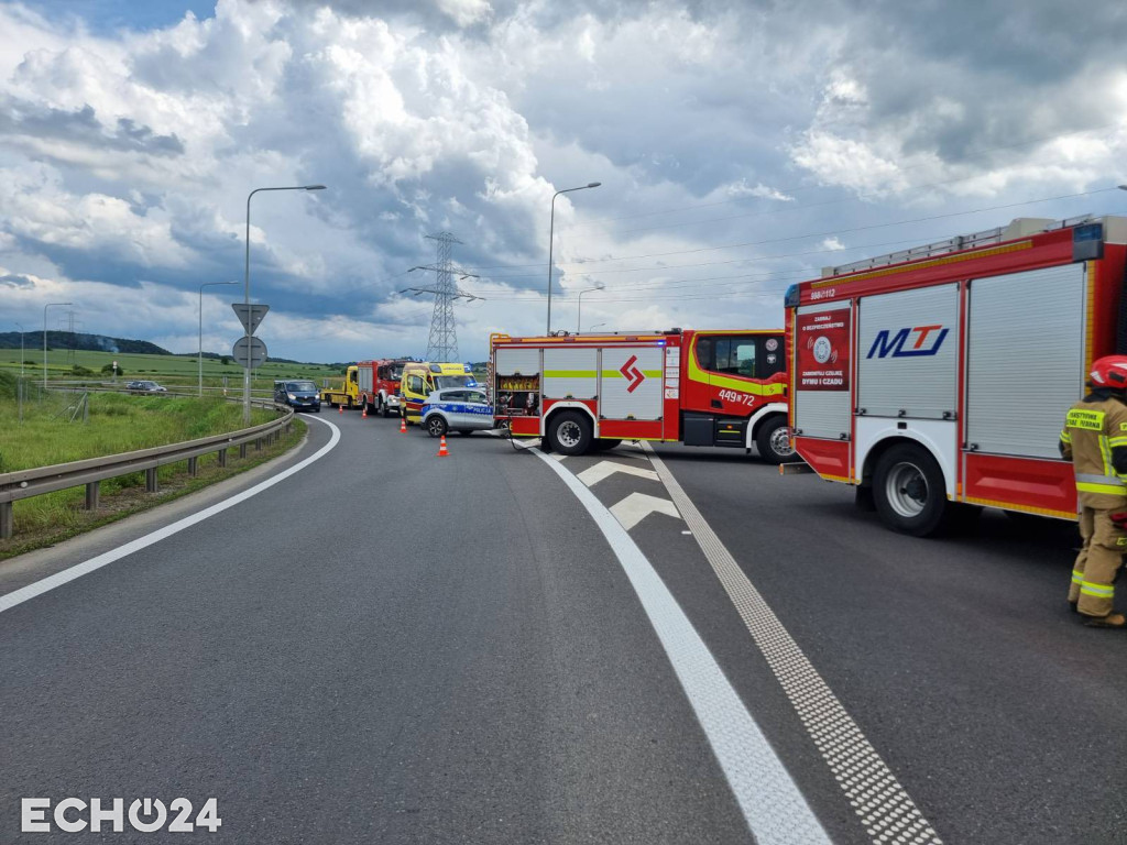 Czołowe zderzenie na S3. Kierowca wjechał pod prąd