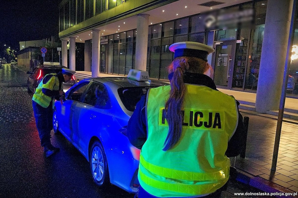 Ponad 330 kontroli przejazdów „na aplikację”