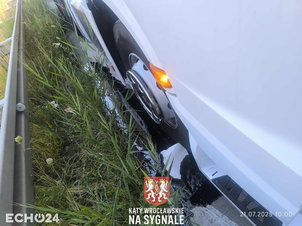 Plama oleju i kilkanaście kilometrów korka na A4
