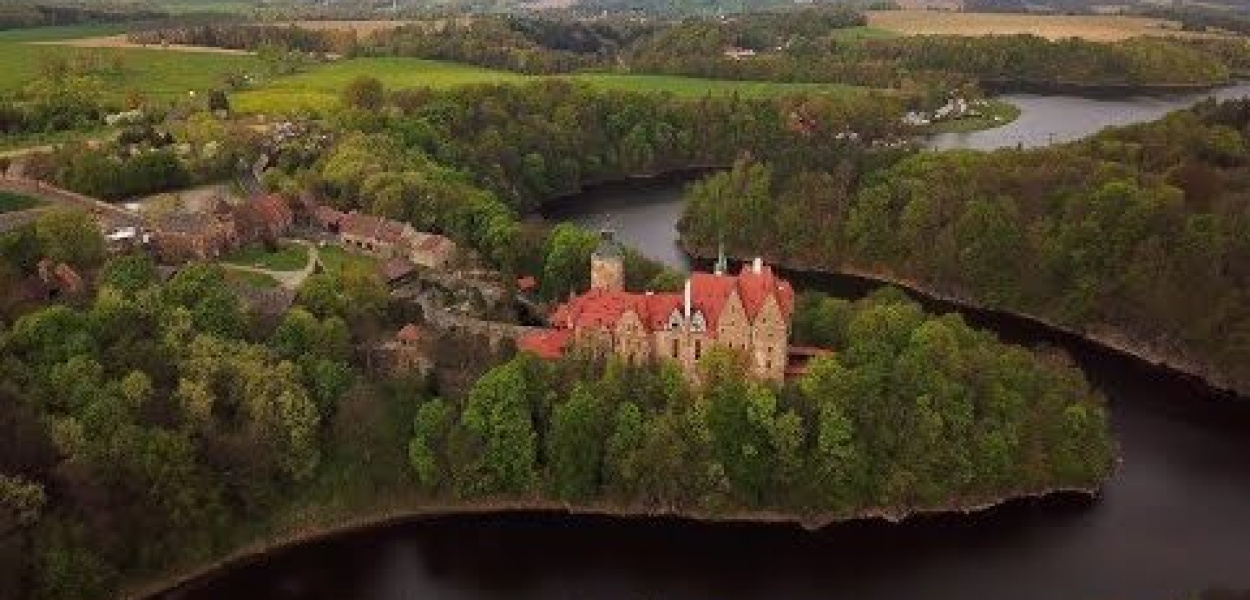  Sekrety skrywane w murach - Zamek Czocha przyciąga turystów z całego…