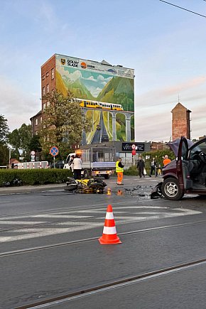 Groźny wypadek z udziałem motocyklistki-110