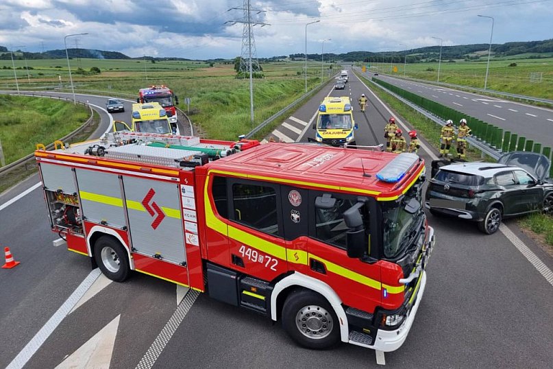 Czołowe zderzenie na S3. Kierowca wjechał pod prąd