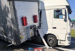 Utrudnienia na A4. Wypięta naczepa ciężarówki blokuje ruch-85198