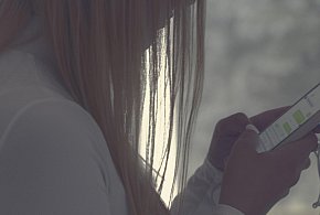 Odgórny zakaz telefonów w szkołach? MEN zdradza plany zmian-85822