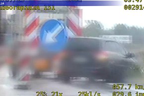 POŚCIG NA A4. Pijany kierowca wjechał w przyczepę-86822