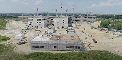 Nowy szpital we Wrocławiu coraz bliżej-87931