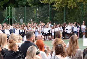 Nowy rok szkolny wystartował. Co się zmienia od 1 września?-88081