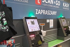 Gigant handlowy może opuścić kraj. Ma w Polsce 800 sklepów-88574