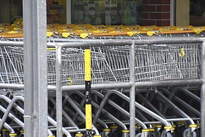 Czy 1 listopada zrobisz zakupy? Ten weekend zaskoczy wielu klientów-89747