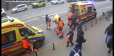 Stracił przytomność w budynku sądu. Policjanci ruszyli na pomoc