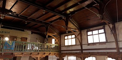 Remont hali na Psim Polu