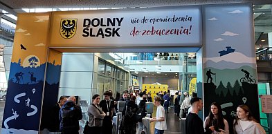 Turystyczne targi na wrocławskim stadionie