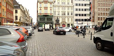 Plac Solny wolny od samochodów. Start pilotażowego projektu