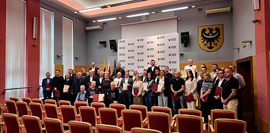 Kluby sportowe ze wsparciem władz województwa