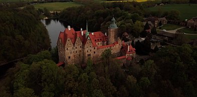 Zamek Czocha zamienia się w średniowieczną osadę