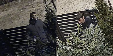 Wrocławska policja szuka tych mężczyzn. Poznajesz? Zgłoś!