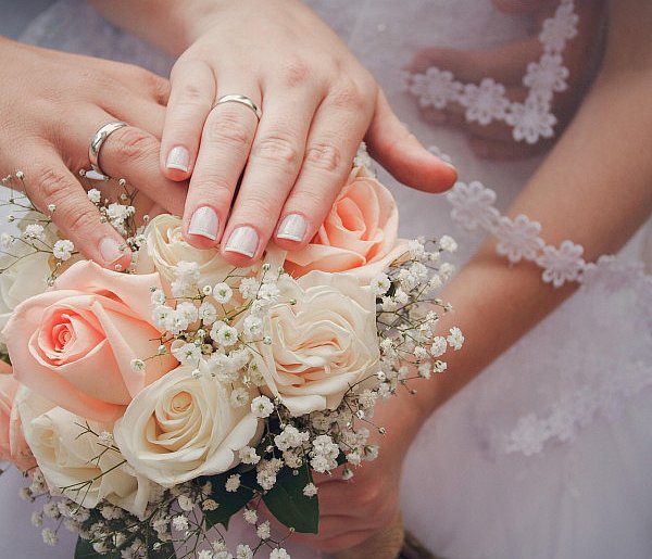 40 tys. zł za ślub i dziecko. PiS chce zachęcać do małżeństw i rodzicielstwa-90477