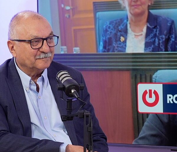 W Sejmiku wywieszono kartkę "Przerwa"