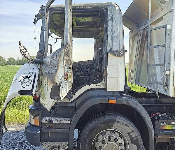 Pożar ciężarówki w Jordanowie Śląskim. Służby w akcji