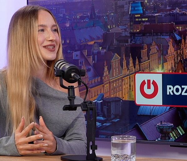 "Zaczaruj mnie dziś - ten singiel to cała ja"
