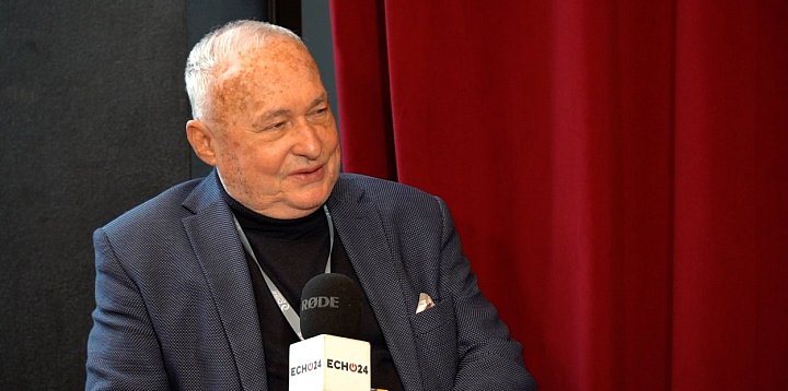 "WIADRA ZIMNEJ WODY Z LODEM NA GŁOWĘ"-90459