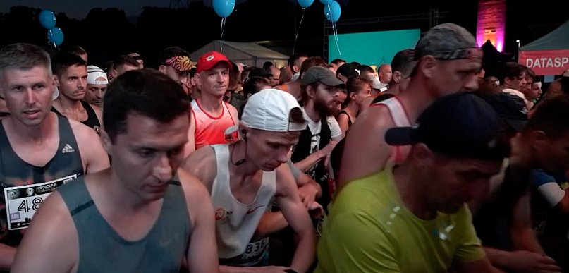 Bezpłatne treningi przez półmaratonem nocnym