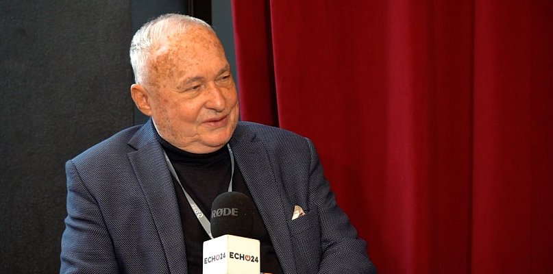 "WIADRA ZIMNEJ WODY Z LODEM NA GŁOWĘ" - 90459