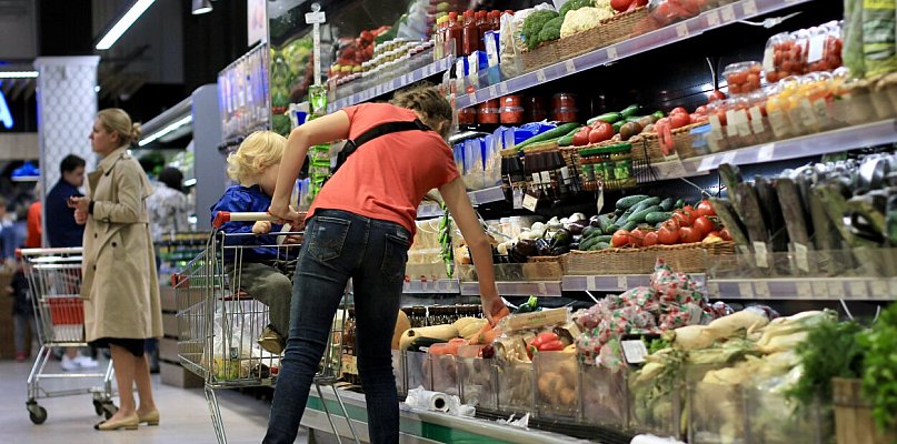 Nieuczciwi sprzedawcy pod lupą UOKiK. "Klient ma prawo znać cenę z góry"