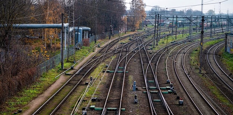 Duże opóźnienia pociągów we Wrocławiu. Awaria urządzeń sterowania ruchem