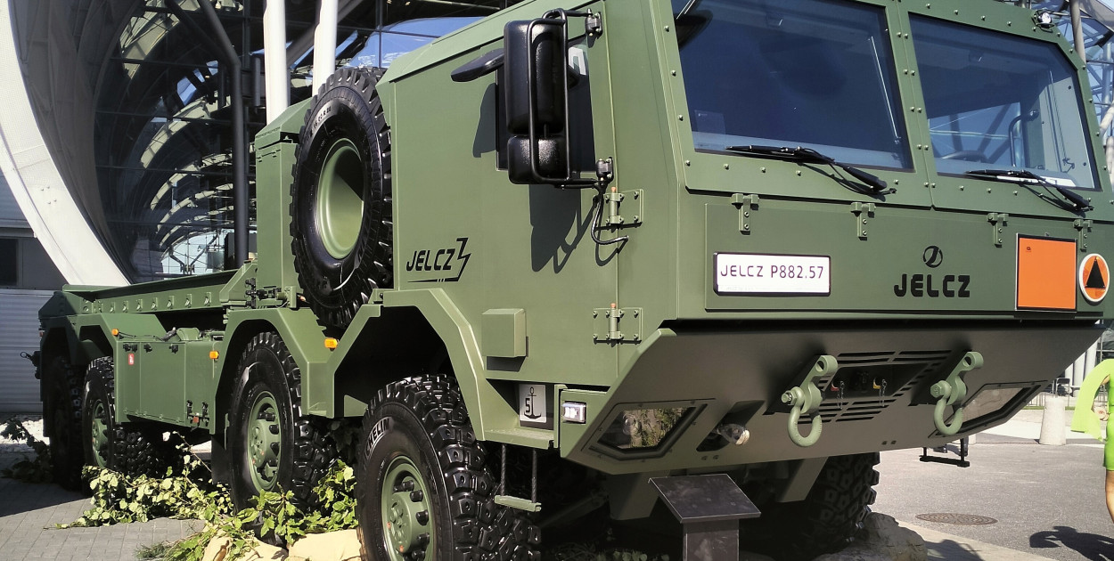Podwozie Jelcz 883.57 na targach MSPO w Kielcach (Fot. Wikipedia)
