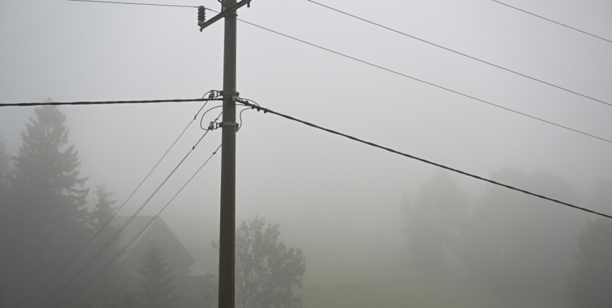 Długi weekend z opadami deszczu i gęstą mgłą