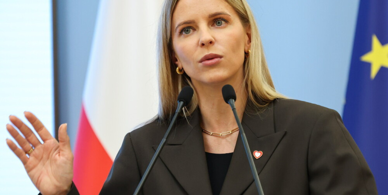 Wiceministra Gajewska: adopcji w Polsce jest coraz mniej