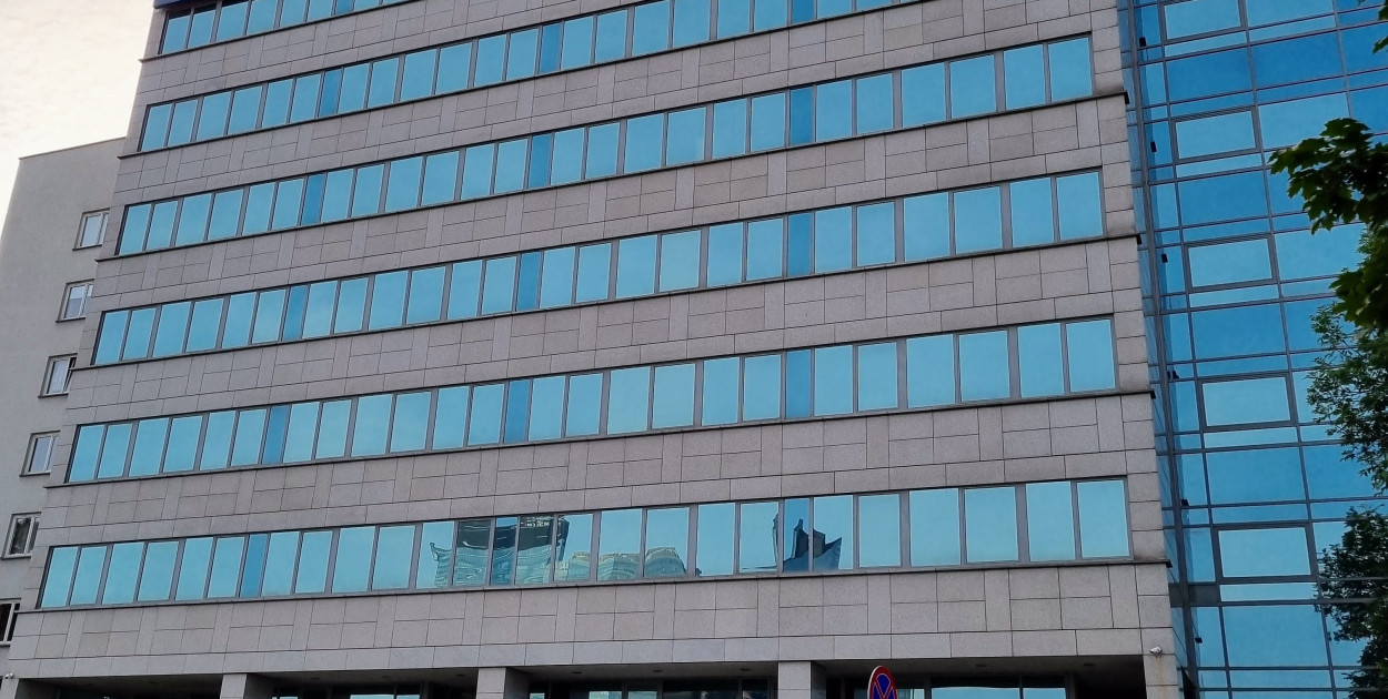 Sąd zdecydował o przekazaniu sprawy Collegium Humanum do Warszawy