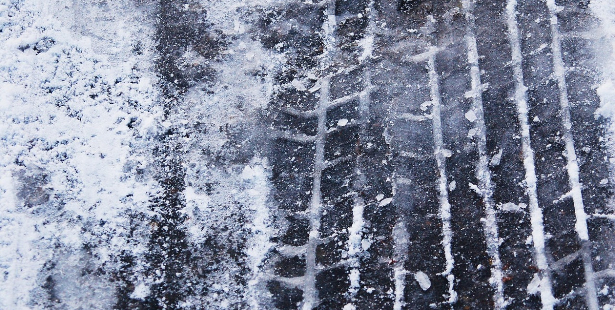 Ostrzeżenia IMGW i RCB przed gołoledzią w centrum i na południu kraju