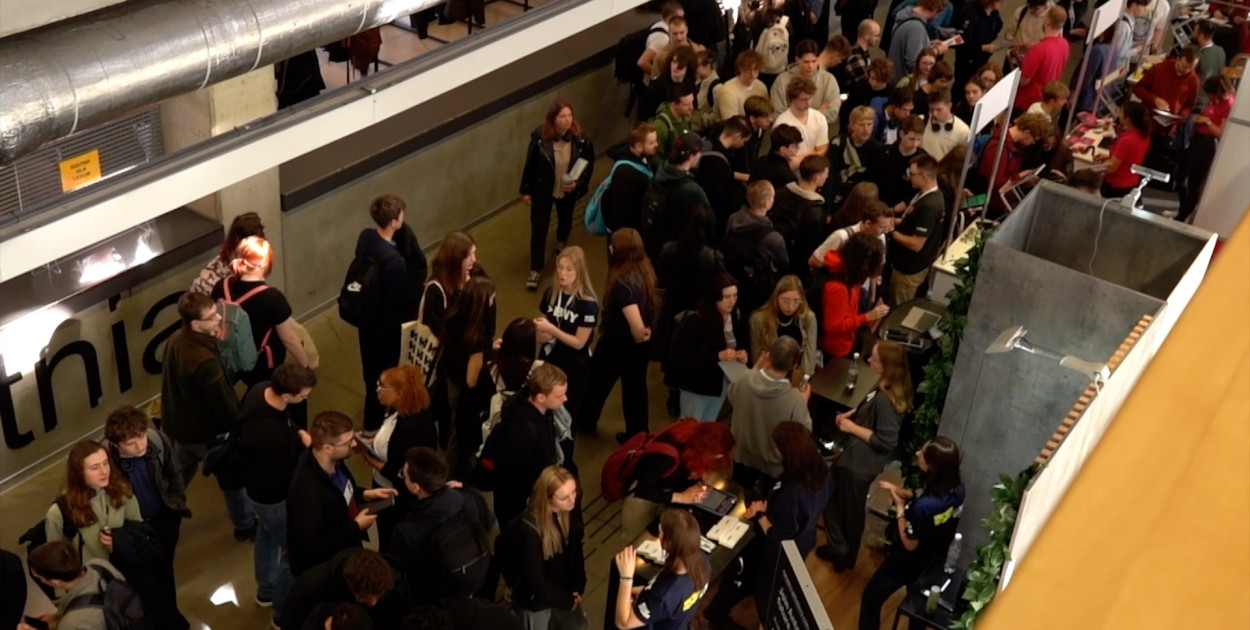 Raport: prawie 60 proc. osób w wieku 18–24 lata szuka nowej pracy