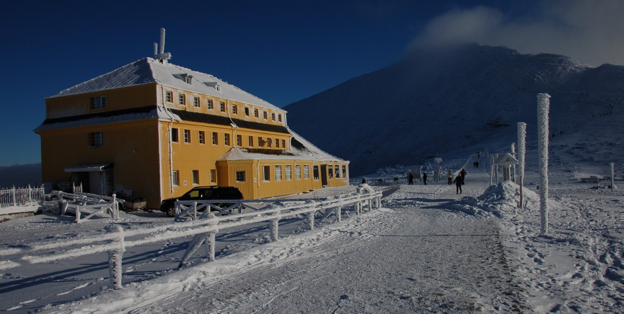 W górnych partiach i na szlakach jest bardzo ślisko