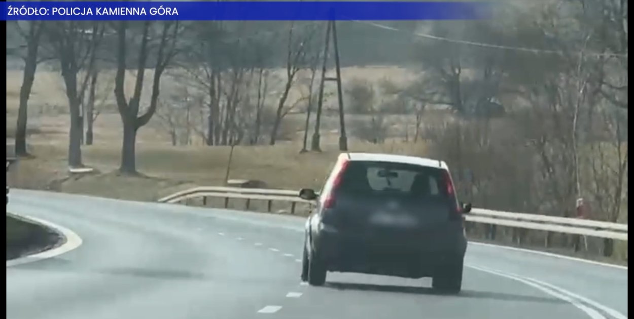 Porzucił auto, zapomniał dokumentów