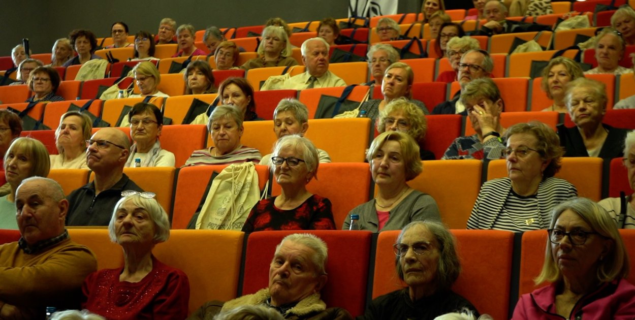 Seniorzy poznają zasady segregacji na nowo