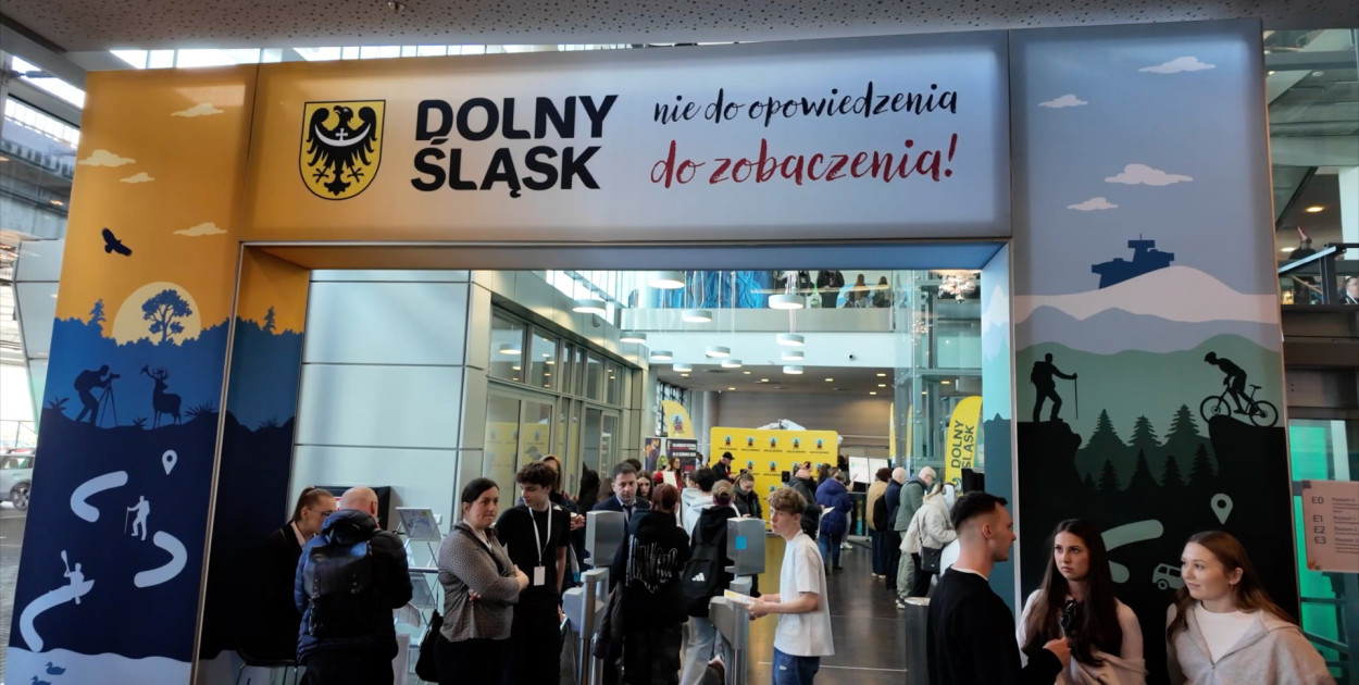 Turystyczne targi na wrocławskim stadionie